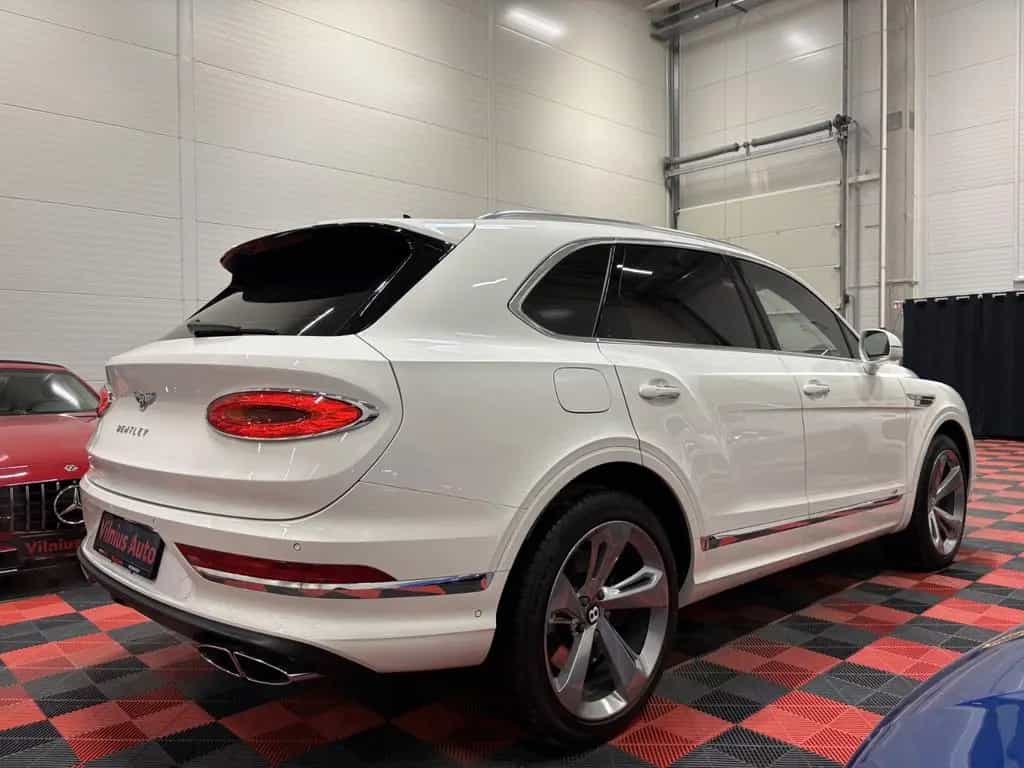 Bentley Bentayga 4.0 V8 AWD/LED/CARPLAY/360 01/2022-photo-3