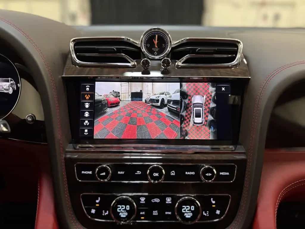 Bentley Bentayga 4.0 V8 AWD/LED/CARPLAY/360 01/2022-photo-31