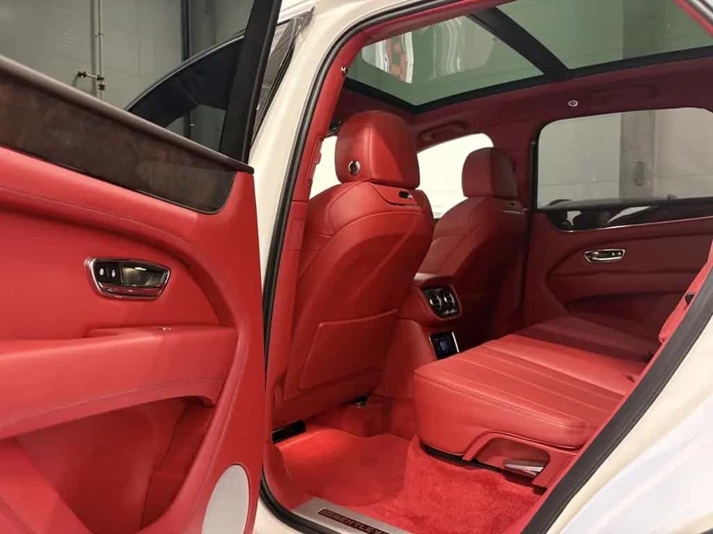 Bentley Bentayga 4.0 V8 AWD/LED/CARPLAY/360 01/2022-photo-32