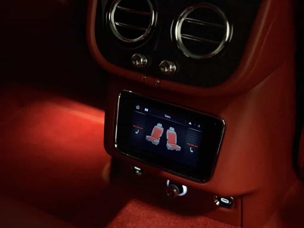 Bentley Bentayga 4.0 V8 AWD/LED/CARPLAY/360 01/2022-photo-34