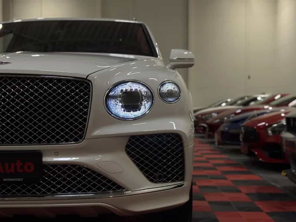 Bentley Bentayga 4.0 V8 AWD/LED/CARPLAY/360 01/2022-photo-6