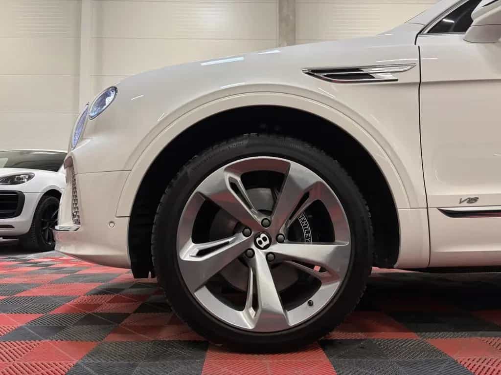 Bentley Bentayga 4.0 V8 AWD/LED/CARPLAY/360 01/2022-photo-8