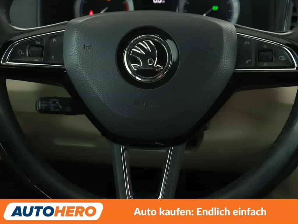 Skoda Karoq 1.5 TSI ACT Style Aut.*NAVI*LED*TEMPO*CAM* 04/2018-photo-18