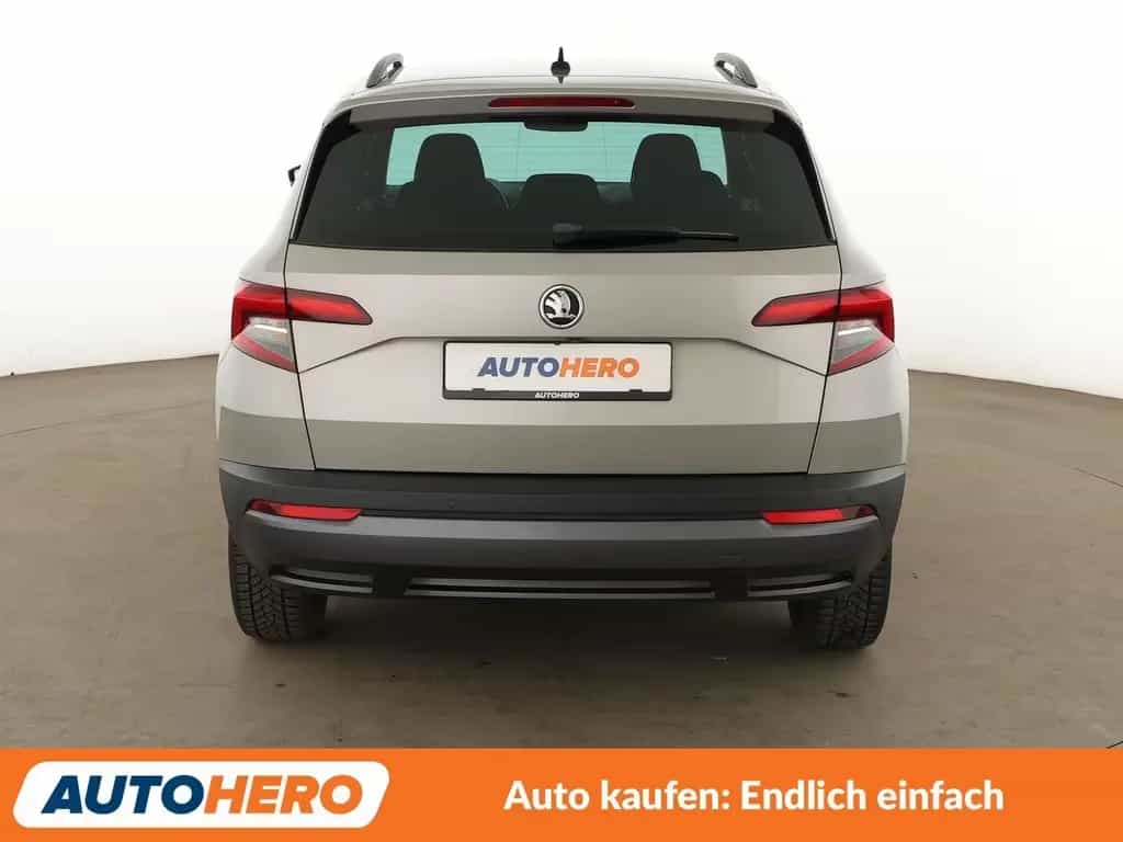 Skoda Karoq 1.5 TSI ACT Style Aut.*NAVI*LED*TEMPO*CAM* 04/2018-photo-4