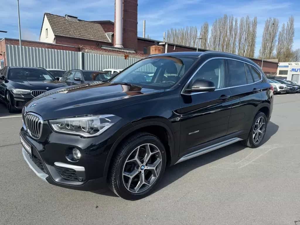 BMW X1 sDrive 20 i *XLINE*LED*NAVI*1HAND*SITZH*TÜV28 10/2017-photo-0