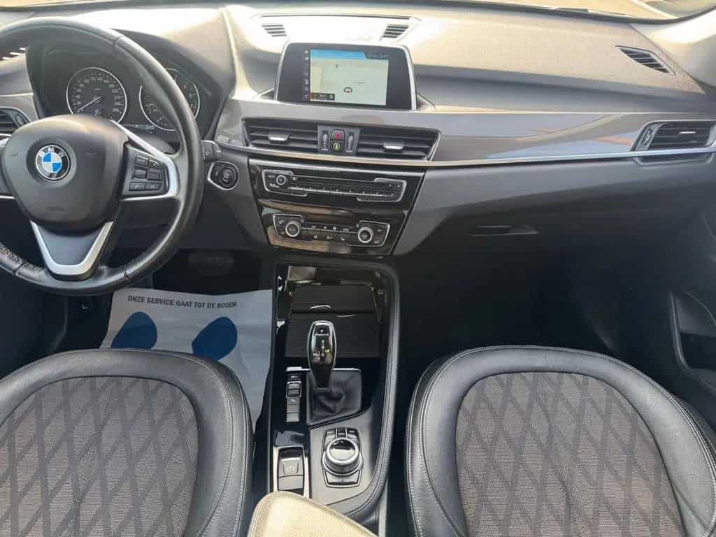 BMW X1 sDrive 20 i *XLINE*LED*NAVI*1HAND*SITZH*TÜV28 10/2017-photo-17