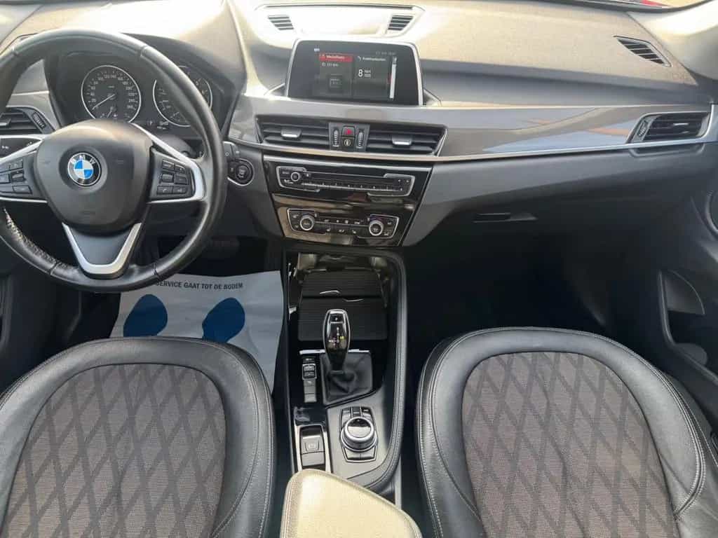 BMW X1 sDrive 20 i *XLINE*LED*NAVI*1HAND*SITZH*TÜV28 10/2017-photo-18