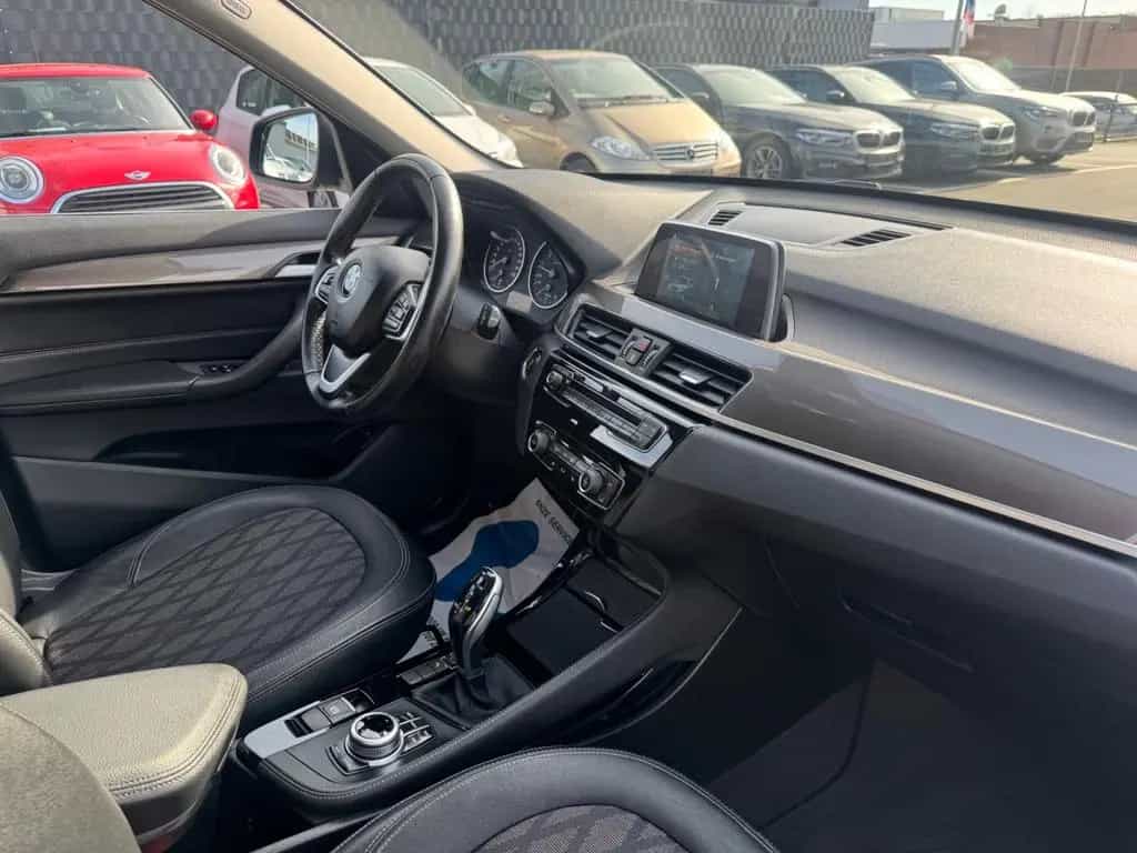 BMW X1 sDrive 20 i *XLINE*LED*NAVI*1HAND*SITZH*TÜV28 10/2017-photo-20
