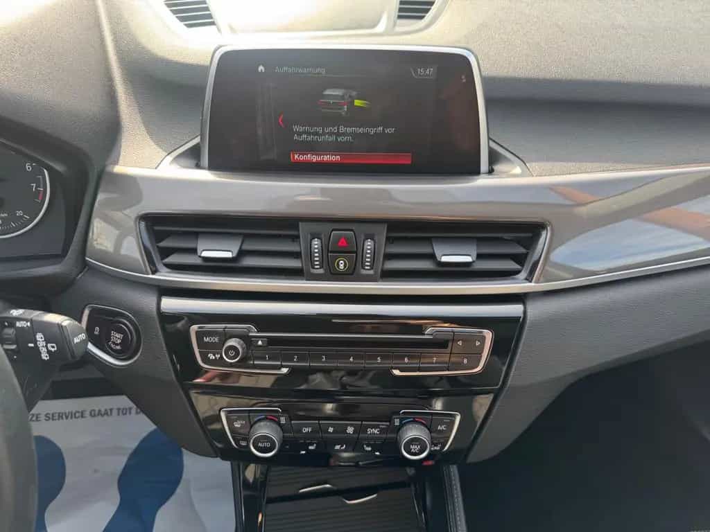 BMW X1 sDrive 20 i *XLINE*LED*NAVI*1HAND*SITZH*TÜV28 10/2017-photo-21