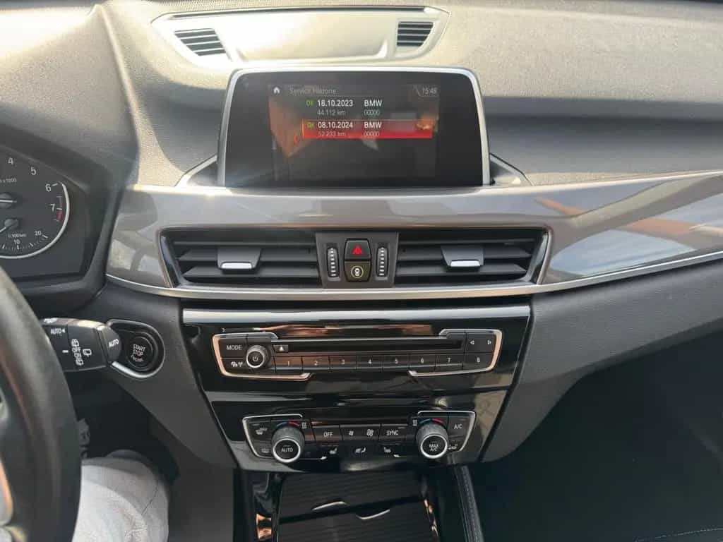 BMW X1 sDrive 20 i *XLINE*LED*NAVI*1HAND*SITZH*TÜV28 10/2017-photo-24