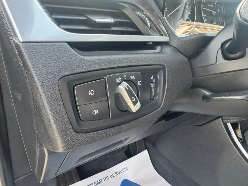 BMW X1 sDrive 20 i *XLINE*LED*NAVI*1HAND*SITZH*TÜV28 10/2017-photo-25