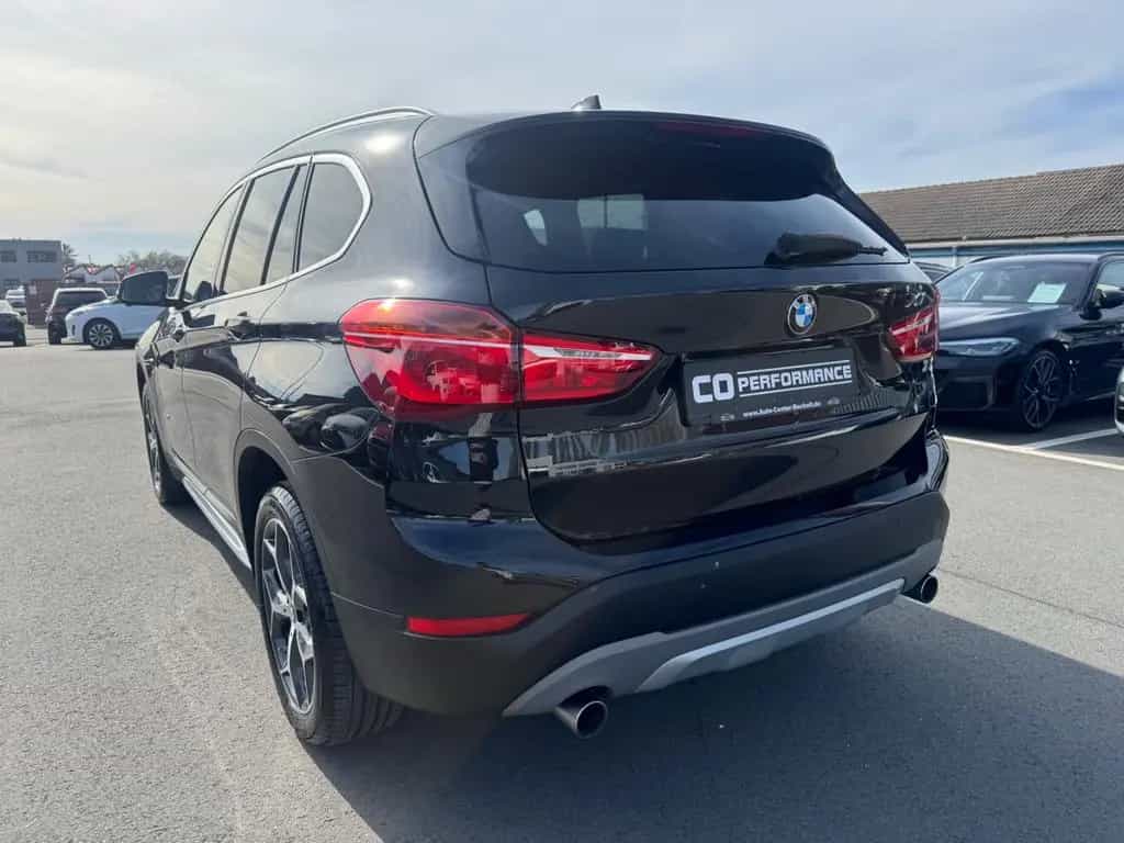 BMW X1 sDrive 20 i *XLINE*LED*NAVI*1HAND*SITZH*TÜV28 10/2017-photo-6