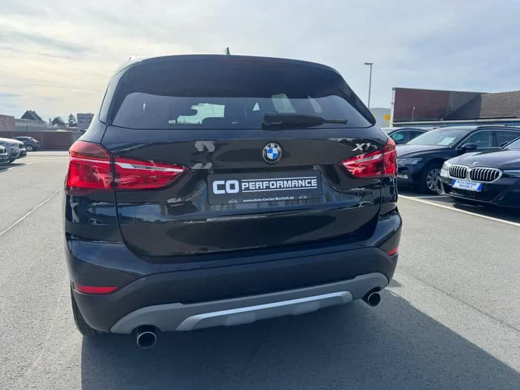 BMW X1 sDrive 20 i *XLINE*LED*NAVI*1HAND*SITZH*TÜV28 10/2017-photo-7