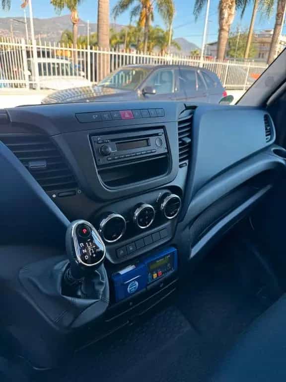 Iveco Daily 35C15 BTor 3.0 HPT PM-RG Cabinato 06/2018-photo-10