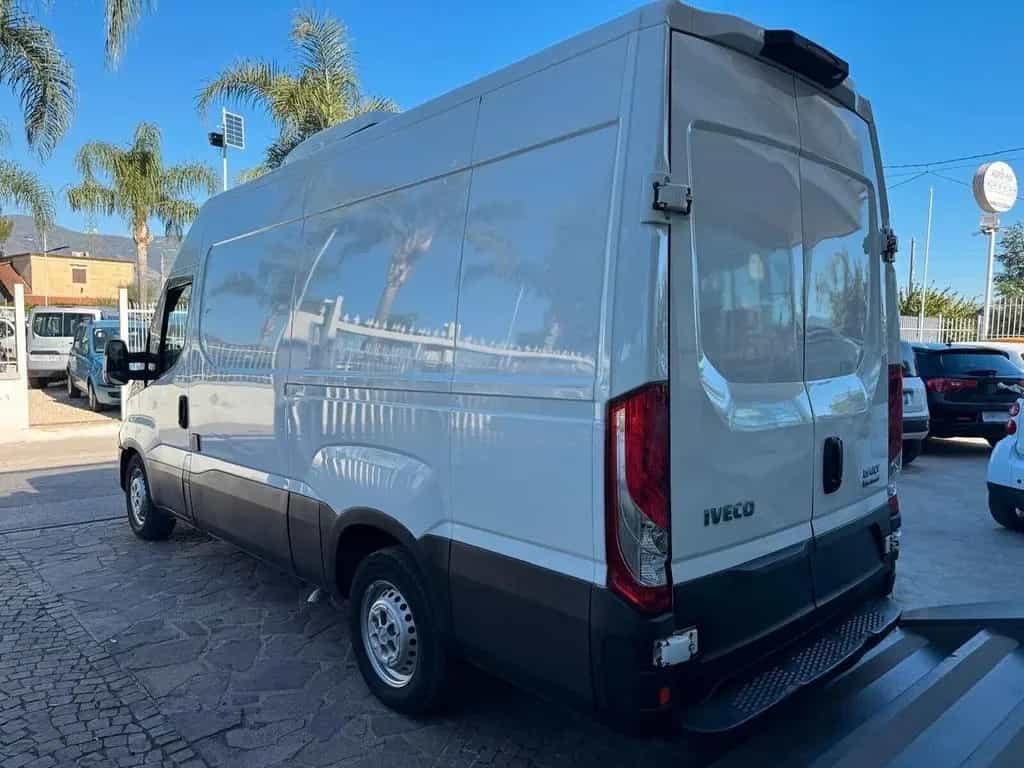 Iveco Daily 35C15 BTor 3.0 HPT PM-RG Cabinato 06/2018-photo-4