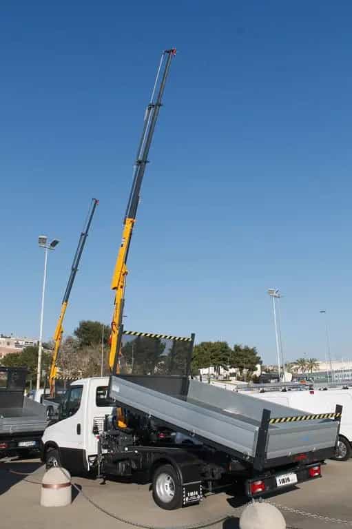 Iveco Daily 35C14 CASSONE RIBALTABILE E GRU' NUO 01/2018-photo-2