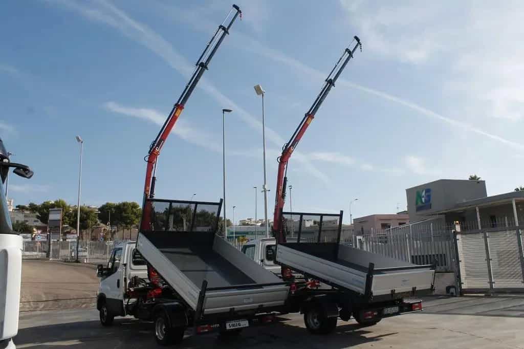 Iveco daily 35-140 cassone ribaltabile trilatera 08/2019-photo-3