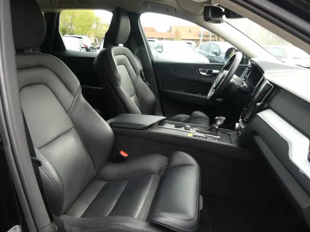 Volvo XC60 Momentum Vollleder*AHK*Navi*SHZ*ab 299€ 03/2018-photo-11