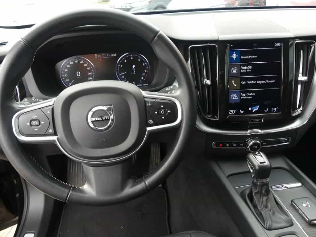 Volvo XC60 Momentum Vollleder*AHK*Navi*SHZ*ab 299€ 03/2018-photo-16