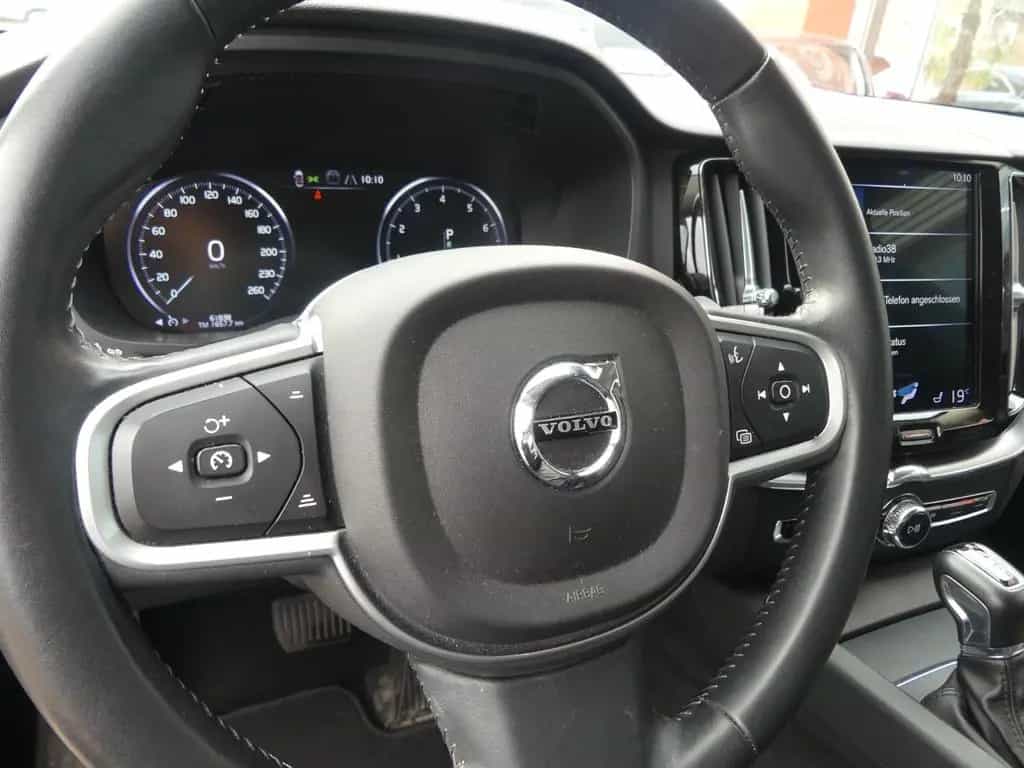 Volvo XC60 Momentum Vollleder*AHK*Navi*SHZ*ab 299€ 03/2018-photo-18