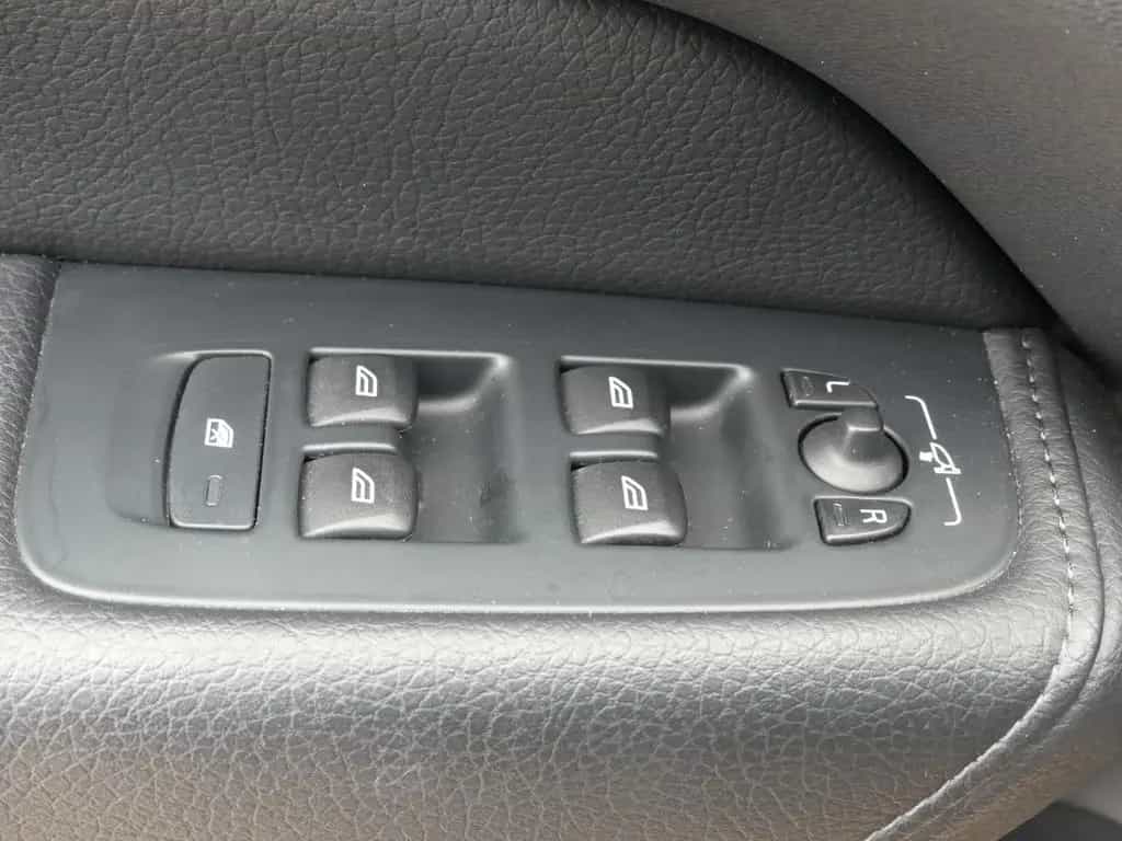 Volvo XC60 Momentum Vollleder*AHK*Navi*SHZ*ab 299€ 03/2018-photo-23