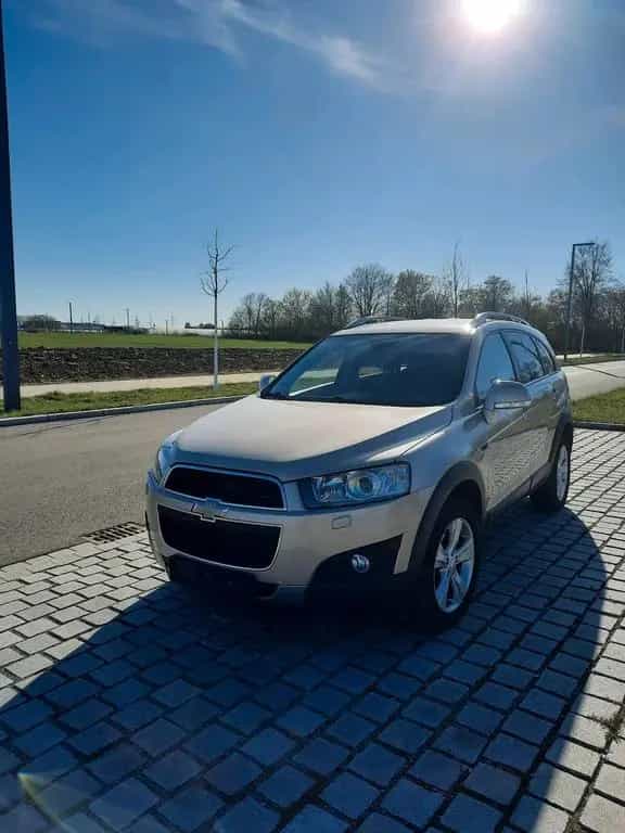 Chevrolet Captiva 2.2 LT 163 PS 2WD 7 Sitze 12/2011-photo-1