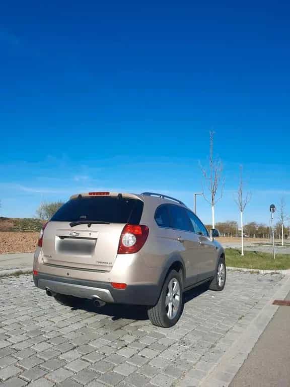 Chevrolet Captiva 2.2 LT 163 PS 2WD 7 Sitze 12/2011-photo-3