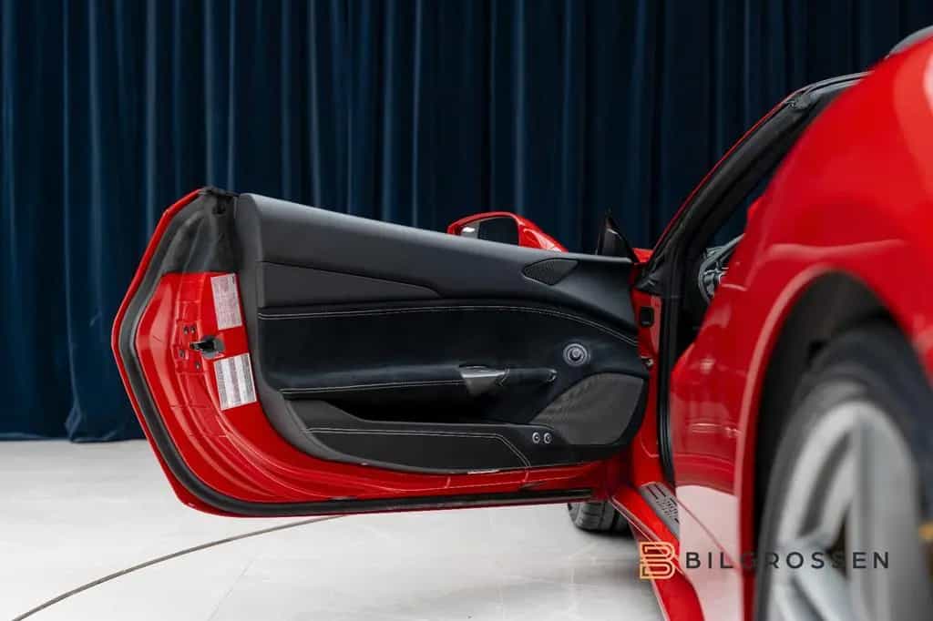 Ferrari 488 GTS Spider Bucket Seats Carbon Novitec 02/2017-photo-21