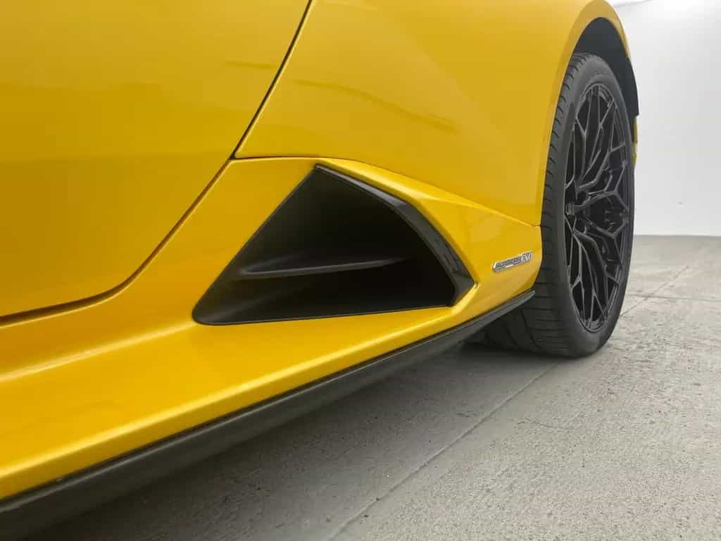 Lamborghini Huracán EVO AWD MY22 LIFT KAM CARBON SENSONUM 05/2022-photo-3