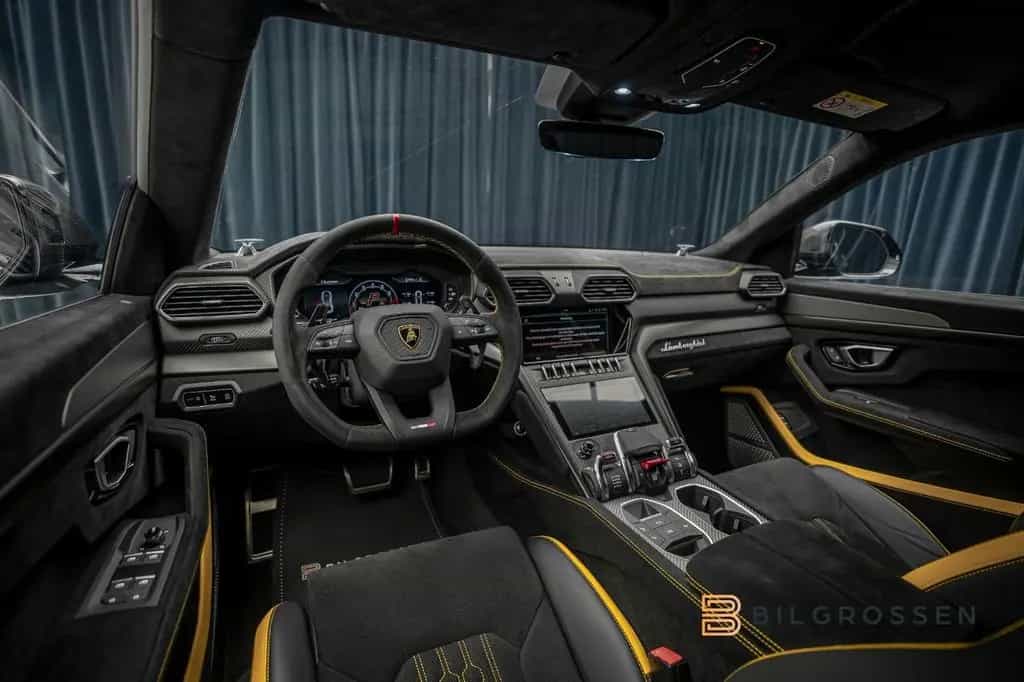 Lamborghini Urus Performante B&O Full Carbon Massage 23" 11/2023-photo-17