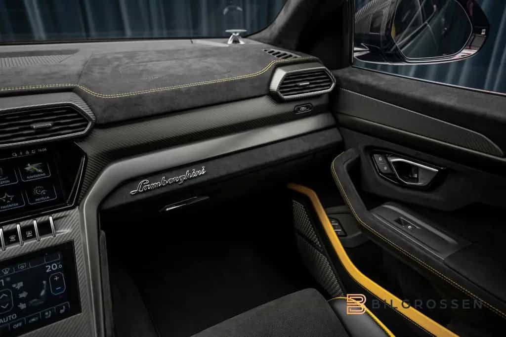 Lamborghini Urus Performante B&O Full Carbon Massage 23" 11/2023-photo-26