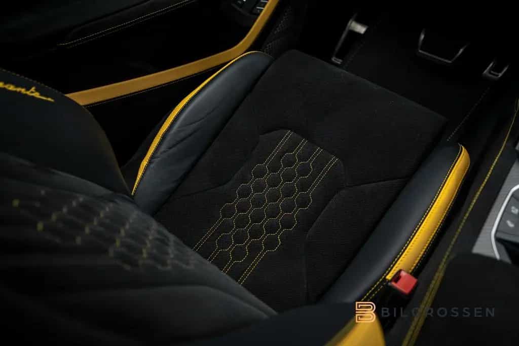 Lamborghini Urus Performante B&O Full Carbon Massage 23" 11/2023-photo-27