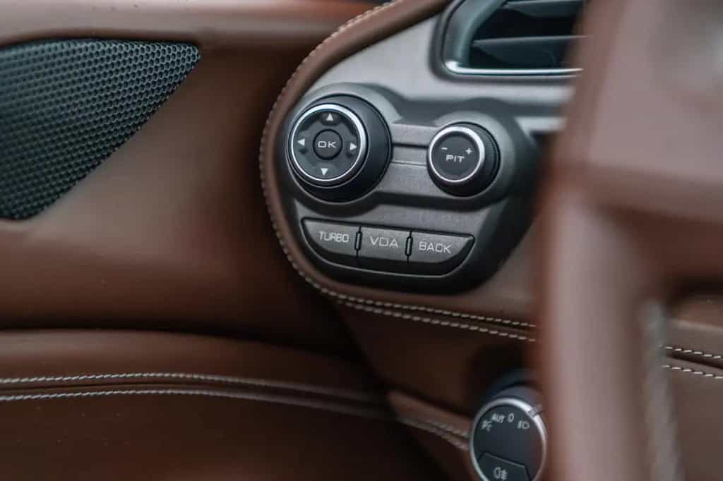 Ferrari 488 Spider HELE *SERVICE NEW*WARRANTY*ELEC.SEAT* 04/2016-photo-24