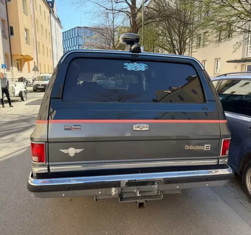 Chevrolet Suburban Silverado 07/1984-photo-3