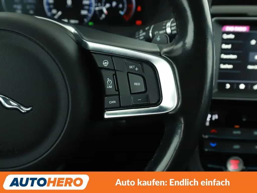 Jaguar F-Pace 25d Portfolio AWD Aut. *NAVI*VC*BI-XENON* 10/2017-photo-22