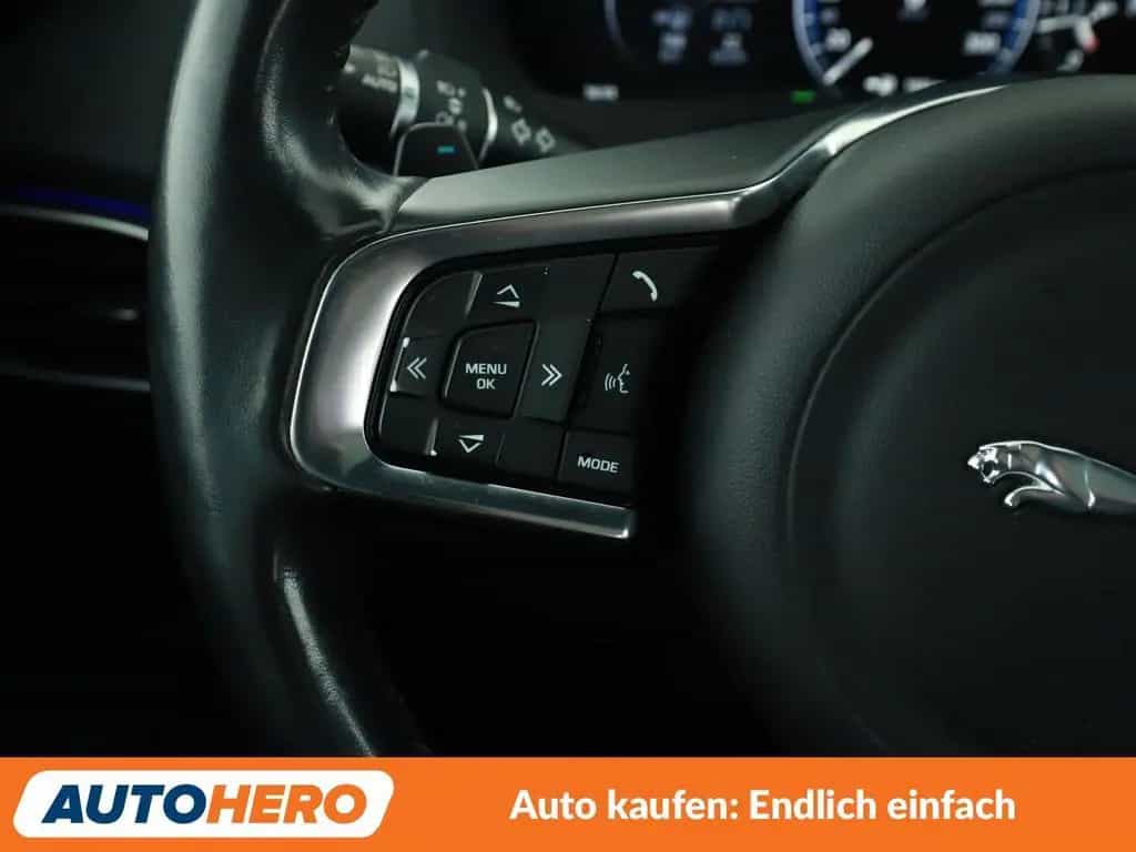 Jaguar F-Pace 25d Portfolio AWD Aut. *NAVI*VC*BI-XENON* 10/2017-photo-23