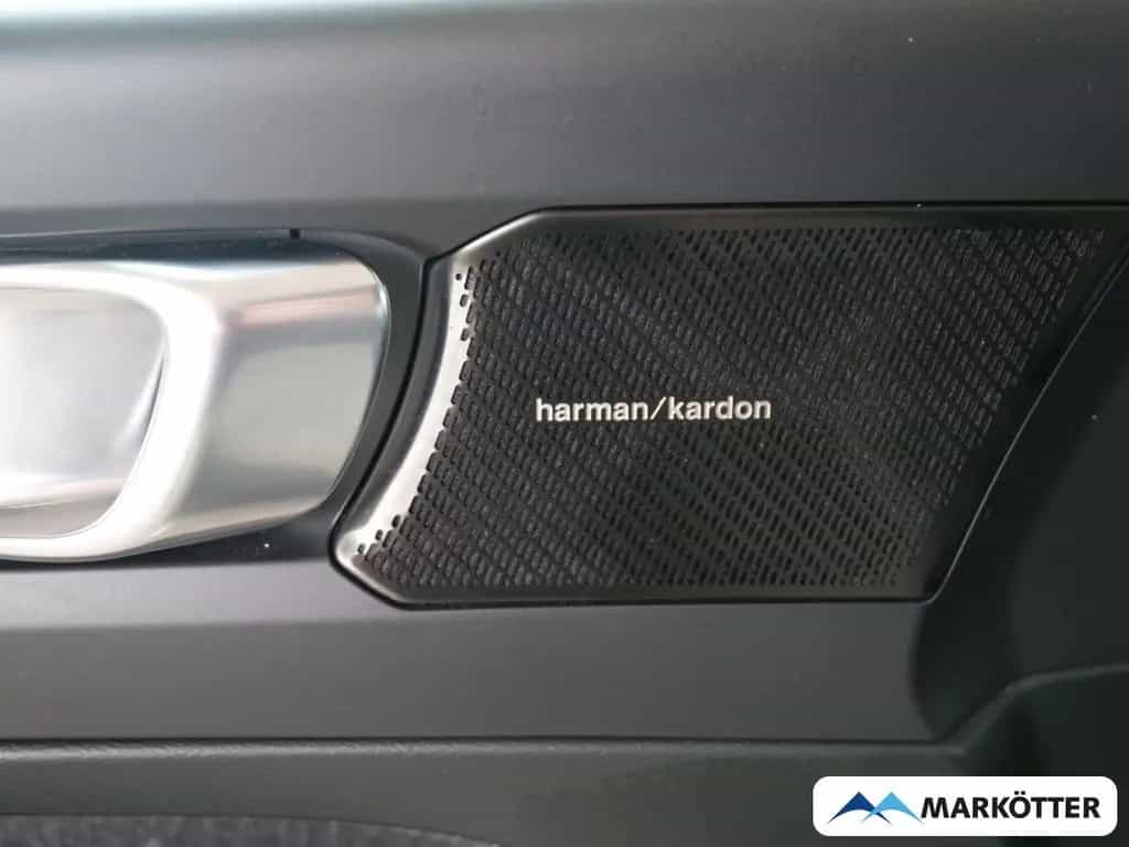 Volvo XC40 D3 2WD Inscription /AHK/360 CAM/Standhzg/ 08/2018-photo-24