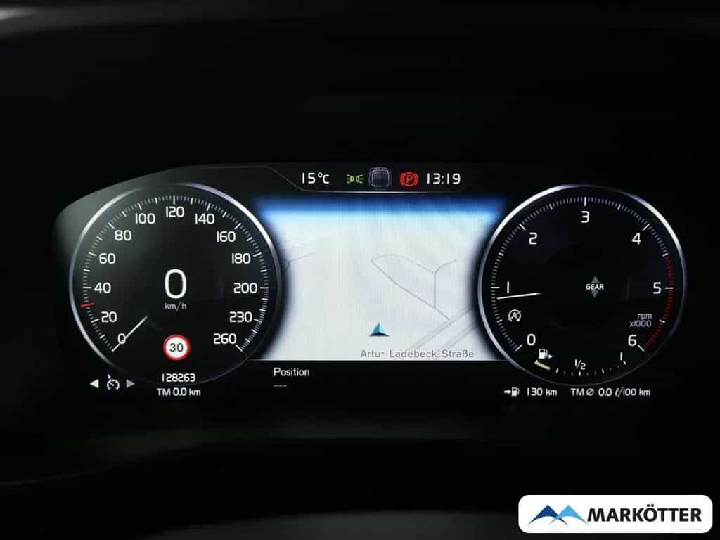 Volvo XC40 D3 2WD Inscription /AHK/360 CAM/Standhzg/ 08/2018-photo-8