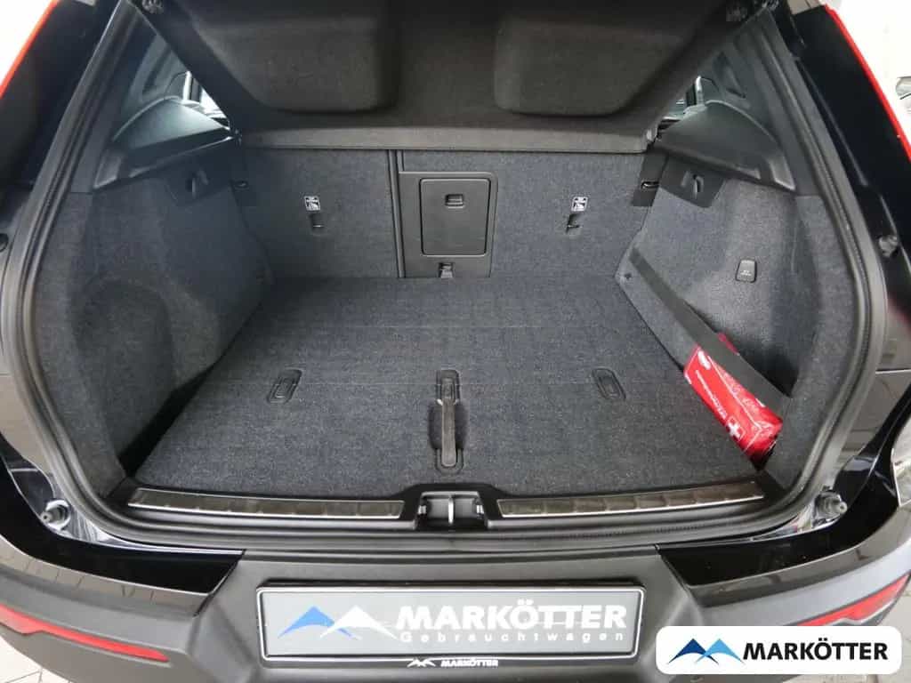 Volvo XC40 D3 2WD Inscription /AHK/360 CAM/Standhzg/ 08/2018-photo-9