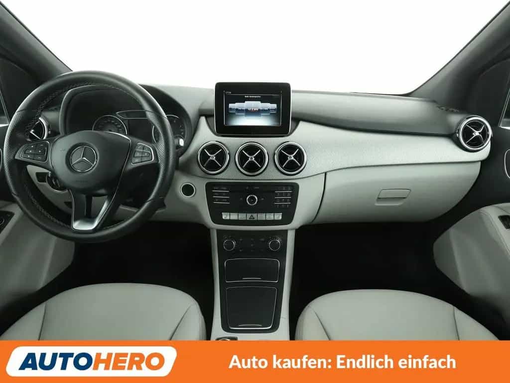 Mercedes-Benz B-Class 180 Urban Aut. *NAVI*TEMPO*PDC*SHZ* 10/2015-photo-10
