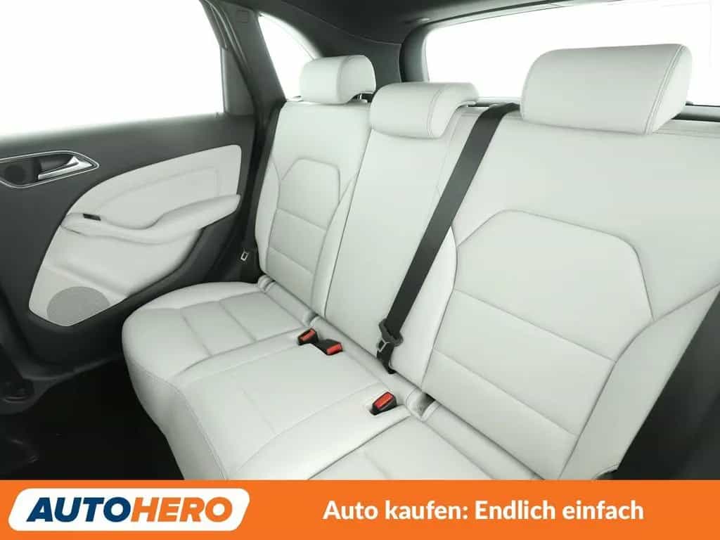 Mercedes-Benz B-Class 180 Urban Aut. *NAVI*TEMPO*PDC*SHZ* 10/2015-photo-12