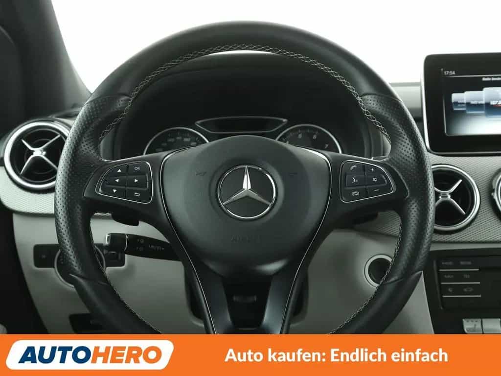 Mercedes-Benz B-Class 180 Urban Aut. *NAVI*TEMPO*PDC*SHZ* 10/2015-photo-17
