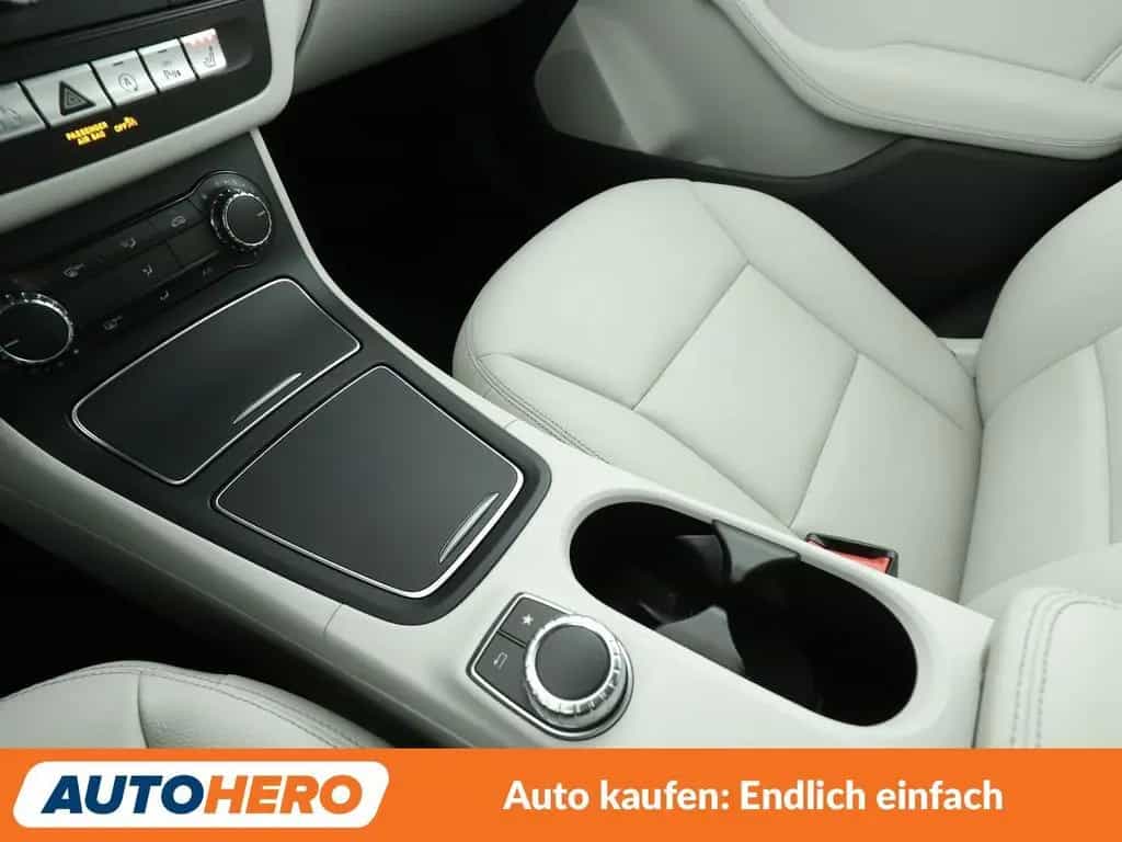 Mercedes-Benz B-Class 180 Urban Aut. *NAVI*TEMPO*PDC*SHZ* 10/2015-photo-22