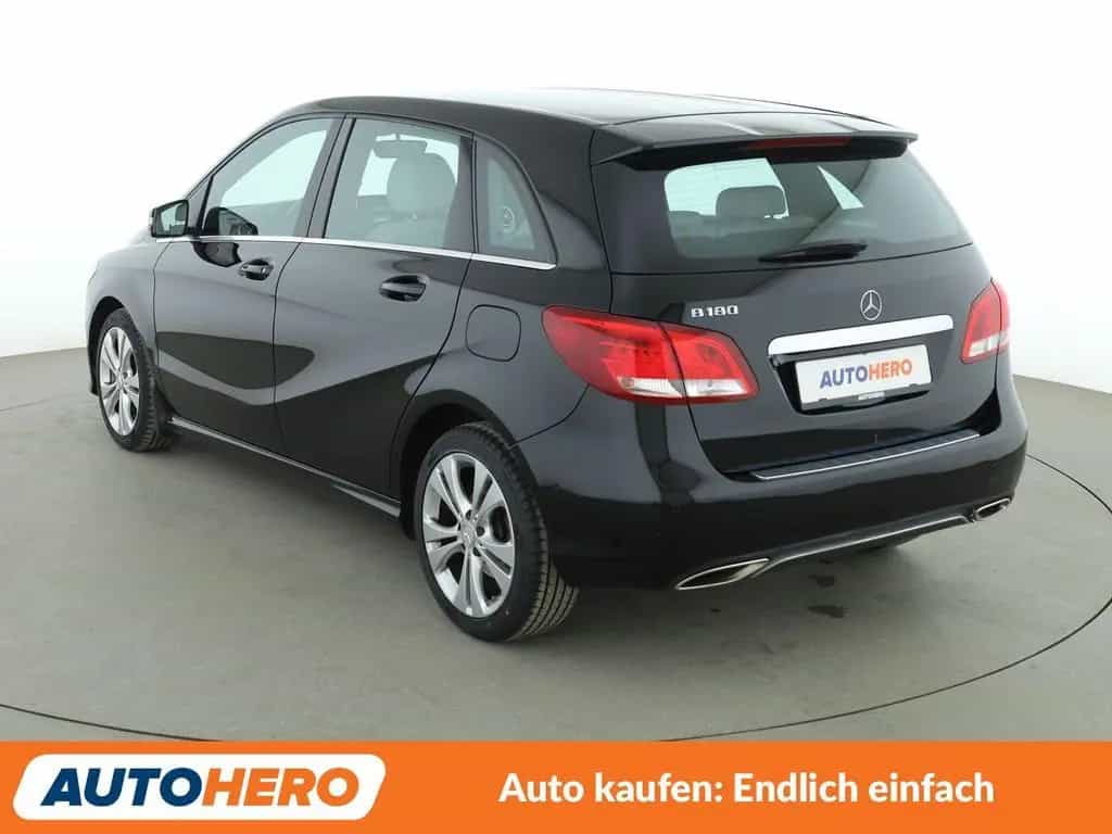 Mercedes-Benz B-Class 180 Urban Aut. *NAVI*TEMPO*PDC*SHZ* 10/2015-photo-2