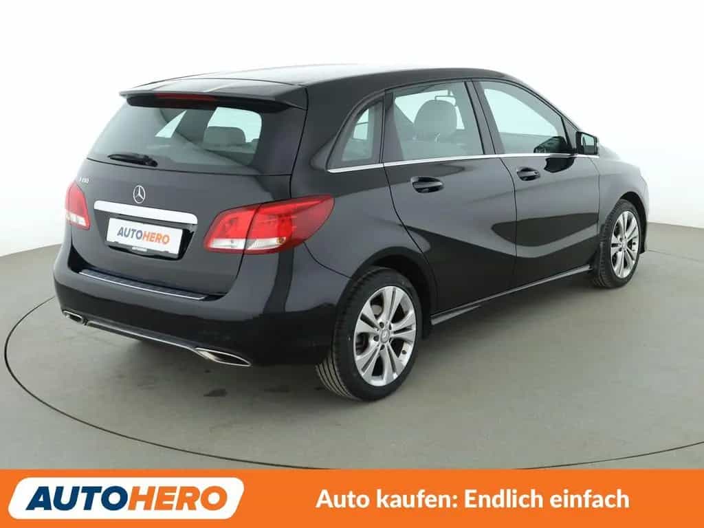 Mercedes-Benz B-Class 180 Urban Aut. *NAVI*TEMPO*PDC*SHZ* 10/2015-photo-4
