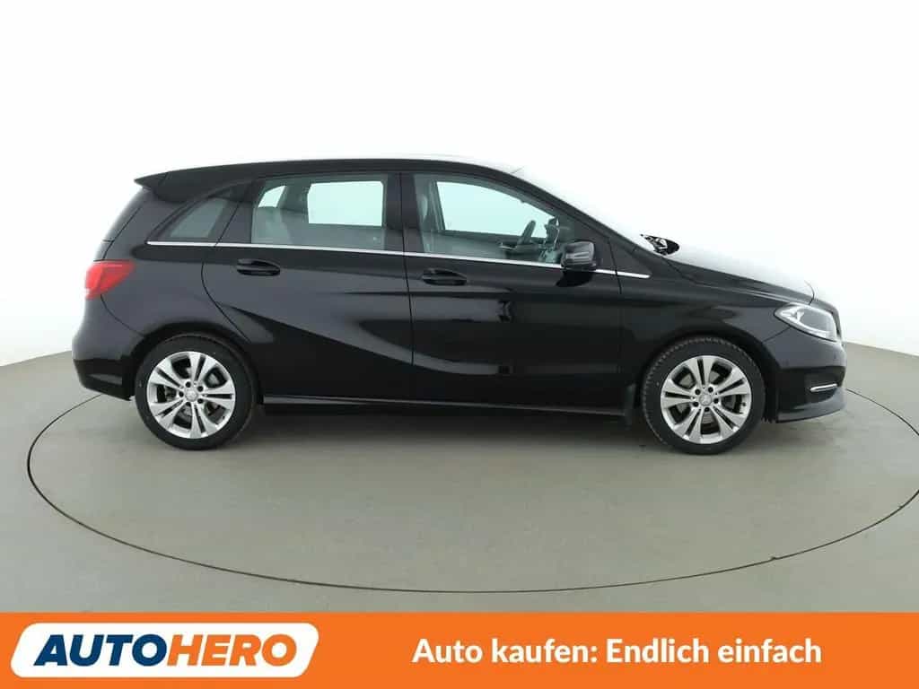 Mercedes-Benz B-Class 180 Urban Aut. *NAVI*TEMPO*PDC*SHZ* 10/2015-photo-5