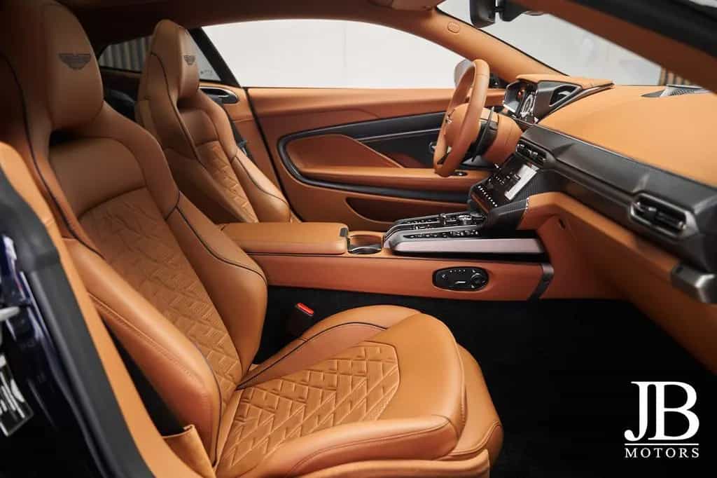 Aston Martin Vanquish V12 Carbon Titan B&W Special 09/2025-photo-21