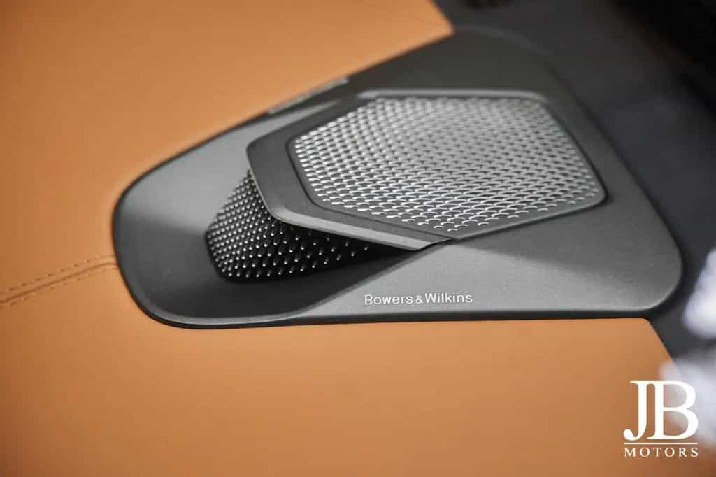 Aston Martin Vanquish V12 Carbon Titan B&W Special 09/2025-photo-25