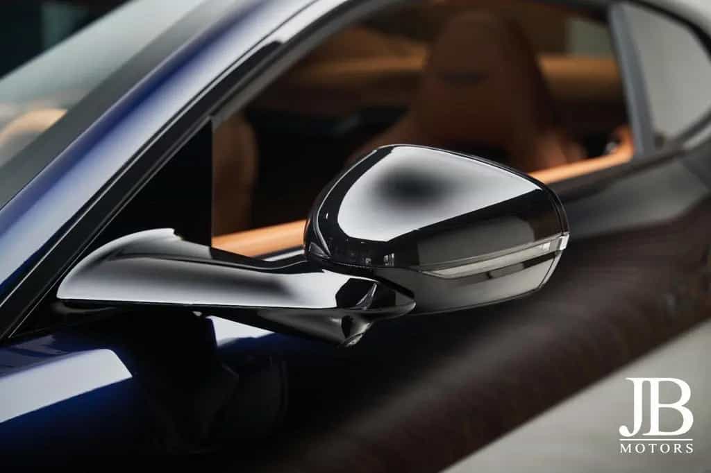 Aston Martin Vanquish V12 Carbon Titan B&W Special 09/2025-photo-6