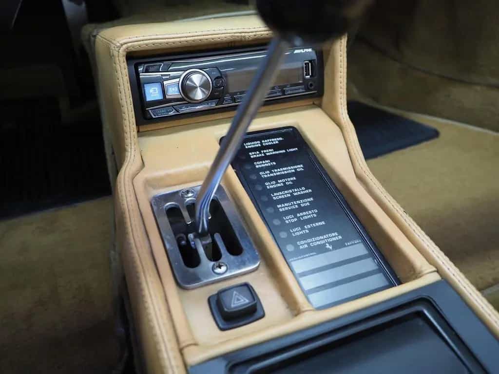 Ferrari Mondial Cabrio 3.0 Quattrovalvole | 1984 | Leder 01/1984-photo-39